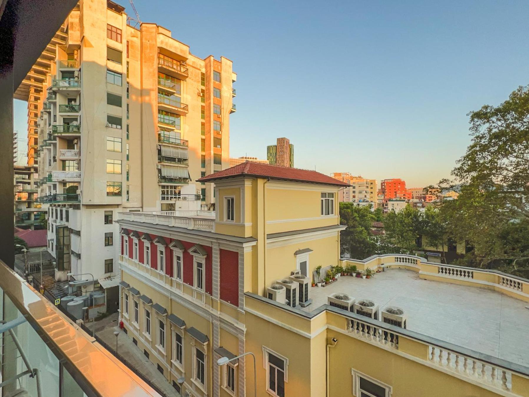 Downtown Grand Comfort Tirana Exterior foto
